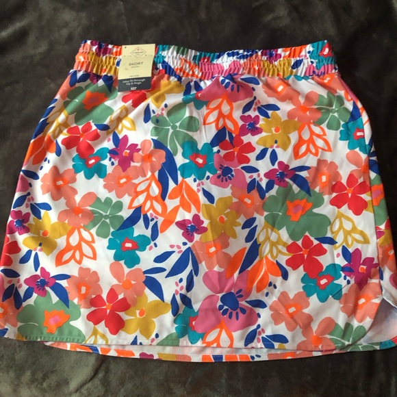 ☀️💕NWT Perfect for summer. Cute, flowing and fun skirt. - Picture 1 of 5